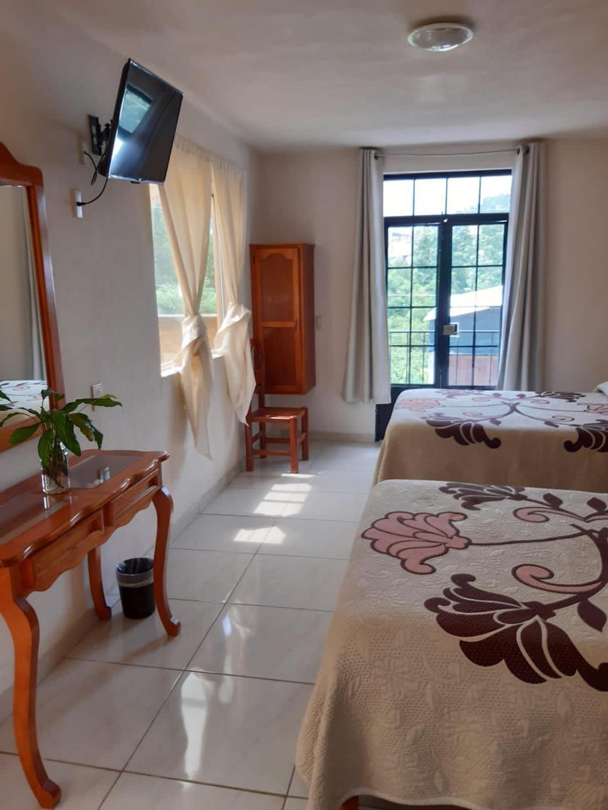 Hotel Camelinas Area Blanca Пацкуаро Екстер'єр фото