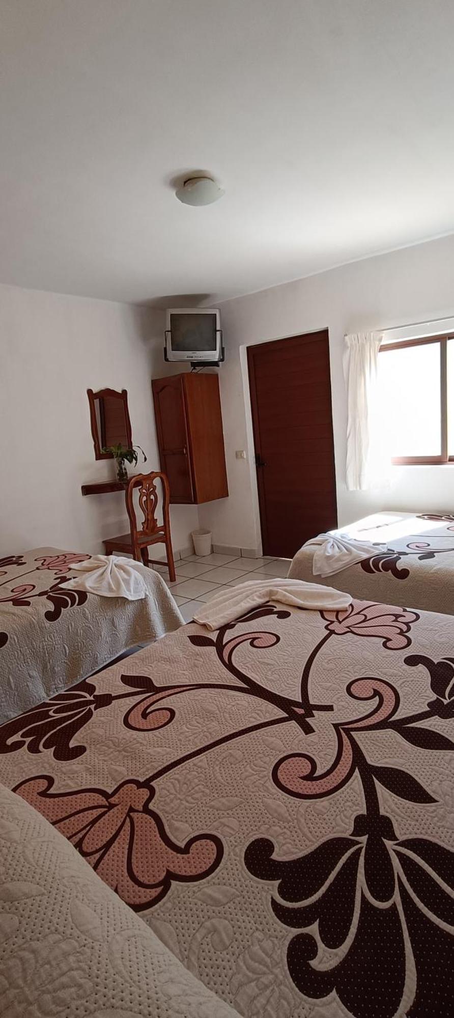 Hotel Camelinas Area Blanca Пацкуаро Екстер'єр фото